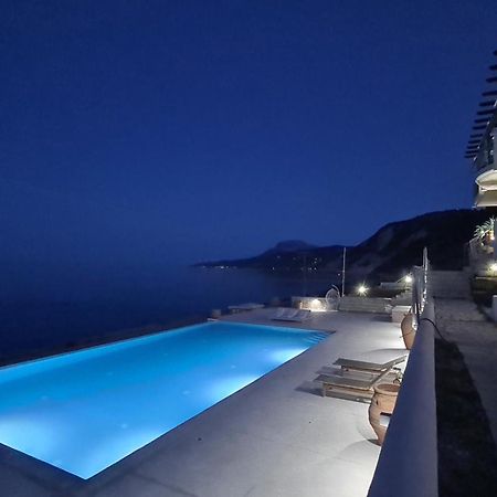 Villa Serafeim Kimi Exteriör bild