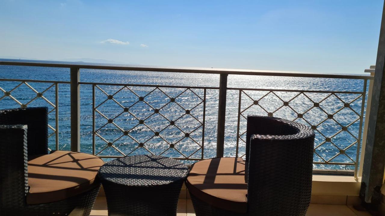 Villa Serafeim Kimi Exteriör bild
